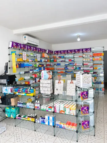 Vende-se prateleira de vidro