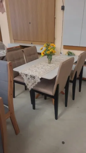 Conjunto Mesa com 4 Cadeiras Madeira Maciça