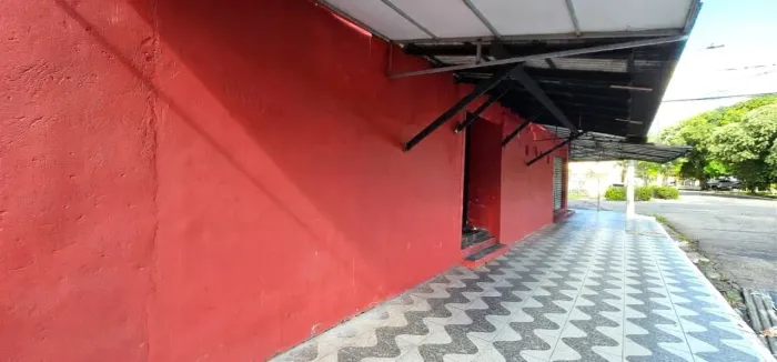Imóvel Comercial para Locação na Cidade Velha | Amplo Espaço e Estacionamento