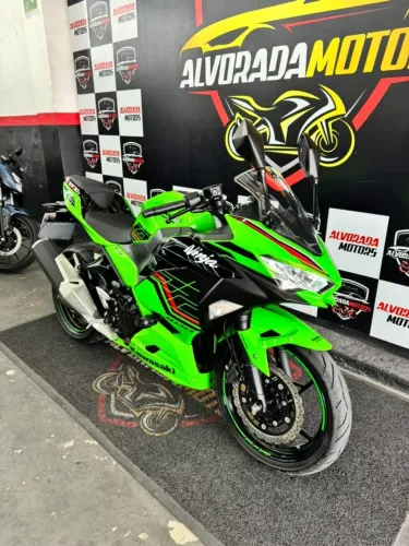 Ninja 400 2024 7.000 km. Emplacada e com pronta entrega