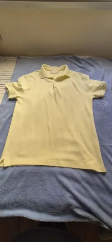 Camisa polo na cor amarela, tamanho 12. Marca Zara original.