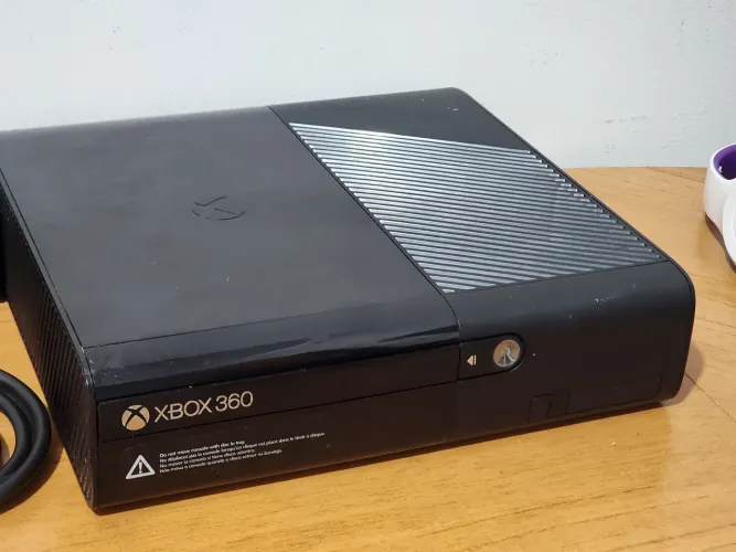 XBOX 360 SLIM (HD EXTERNO 500GB)