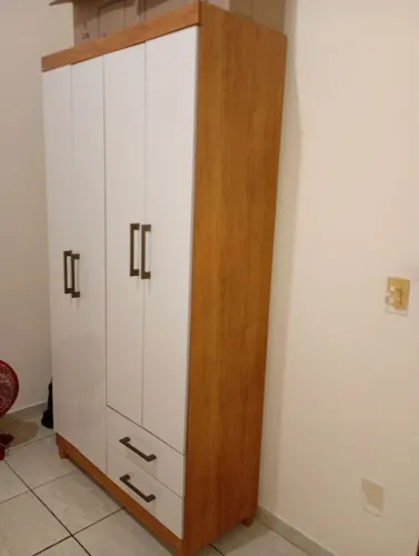 Vendo GUARDA ROUPA DE SOLTEIRO SEMI NOVO