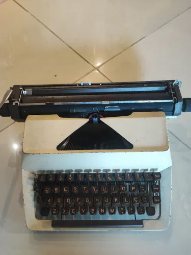 Máquina de escrever Antiga para colecionador