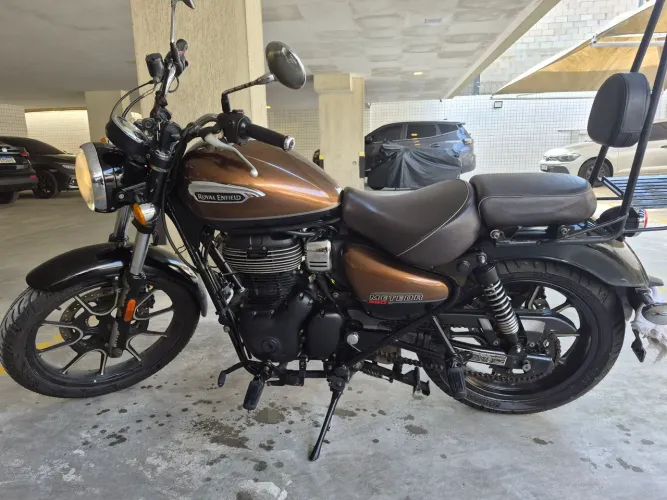 Royal Enfield Meteor 350 Supernova - aproximadamente 22.000 km