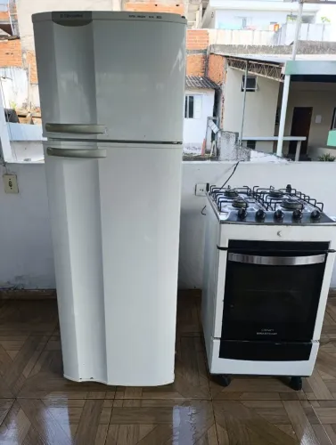 Geladeira Electrolux Super Freezer Dc34 + Fogão 4 Bocas