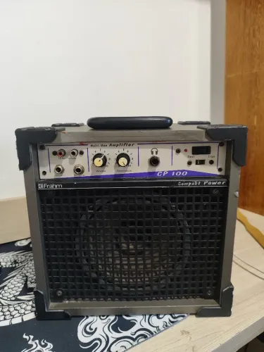 Caixa amplificada Frahm CP100 (cubo guitarra baixo)