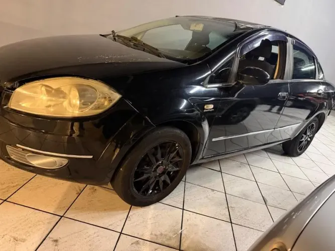 Fiat Linea LX 1.9/ 1.8 Flex 16V Dualogic 4P 2010