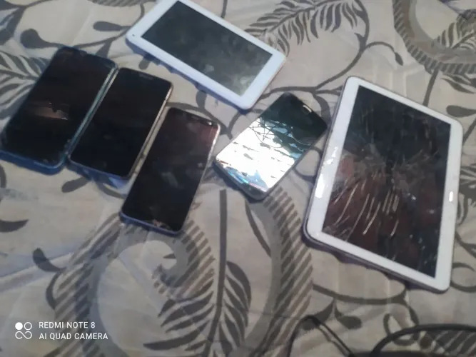Celulares para retirar carcaças e revender 