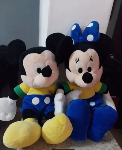 Pelúcia mickey e minie roupa da copa 