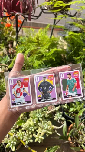 Kit 3 Extra Stickers Lilás Panini Copa 2026 - Modri? + Caicedo + Raúl Jiménez