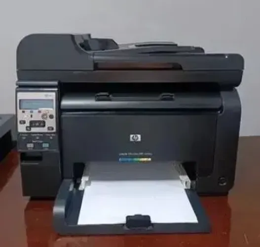 Vendo impressora colorida a laser hp para transfer. 