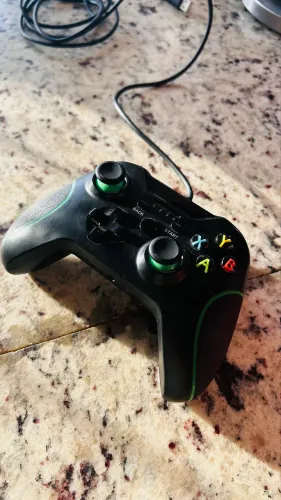 Controle USB com fio para PC / Notebook ? semi novo