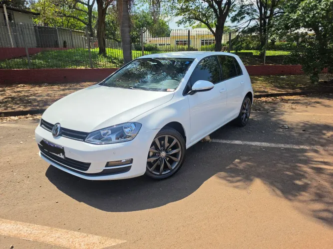 Volkswagen Golf Comfortline 1.0 TSI Total Flex Mec. 2017