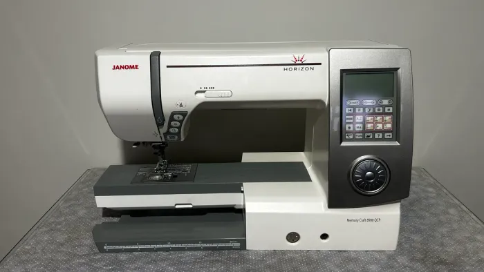 Janome Memory Craft 8900 QCP máquina de costura quilting e patchwork