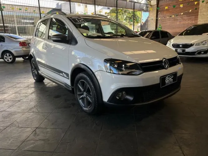 Volkswagen Crossfox 1.6 MI Total Flex 8V 5P 2012