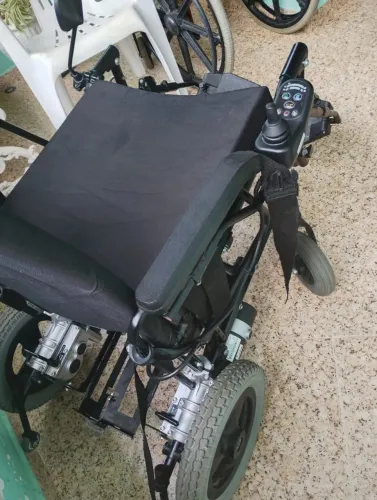 Cadeira de rodas elétrica
