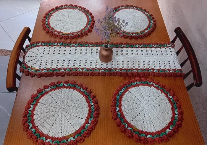 Jogo de mesa posta em crochê 5 peças