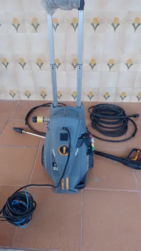 VENDO LAVADORA DE ALTA PRESSAO WAP TURBO 5.100 220V. USADO,MAS EM PERFEITO ESTADO.