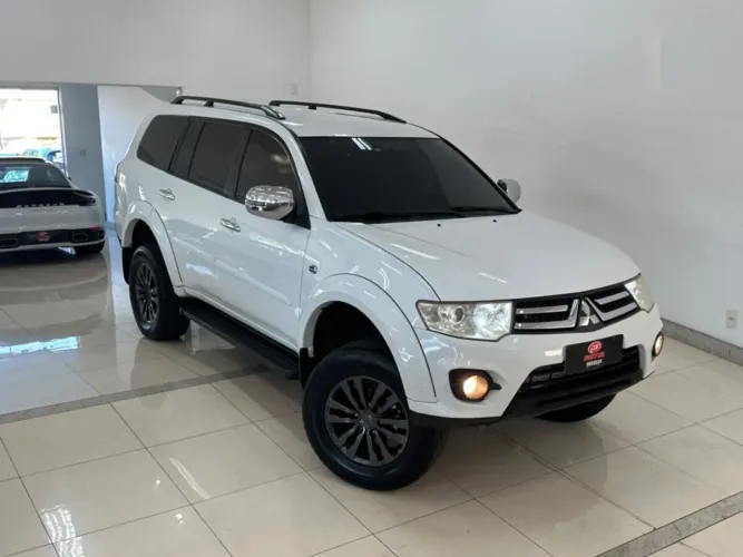 Mitsubishi Pajero HPE 3.2 4X4 T.i. Dies. 5P Aut. 2016