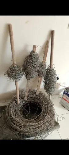 Arame farpado a venda