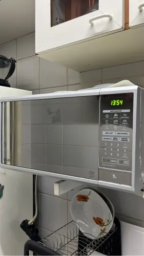 Microondas LG muito bom espelhado