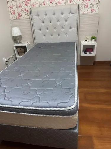 Vendo cama de solteiro com auxiliar e cabeceira