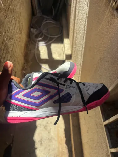 Tênis umbro PRO 250$