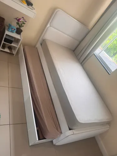 Cama solteiro com cama auxiliar