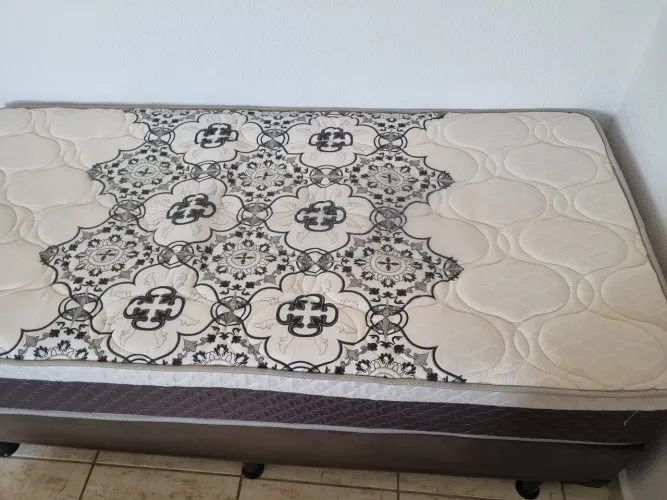 Cama box de solteiro + Colchão de molas ensacadas gazin