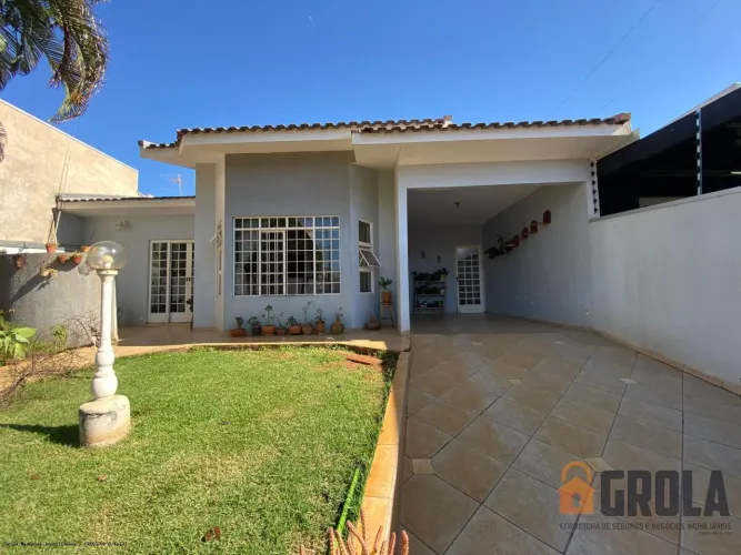 Casa à Venda em Campo Mourão