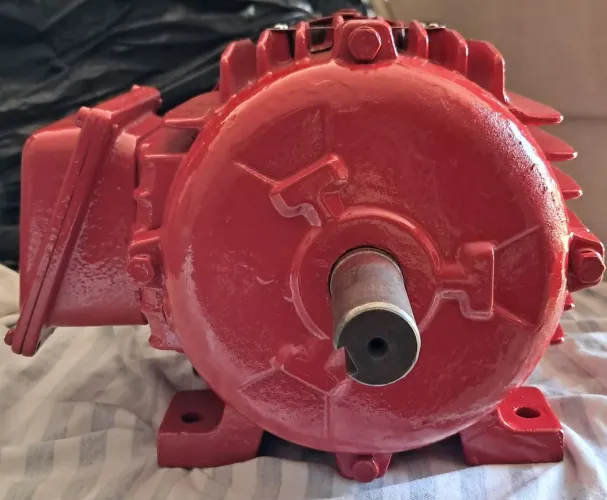 Motor Weg 2 cv, 4 Polos, Baixa Rotação (1.720 rpm), 100% em cobre, Original de 07/1996.