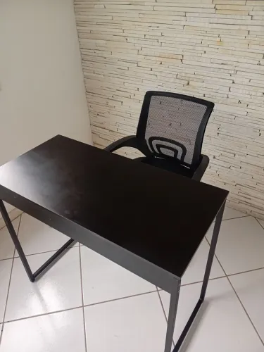 Cadeira + escrivaninha 