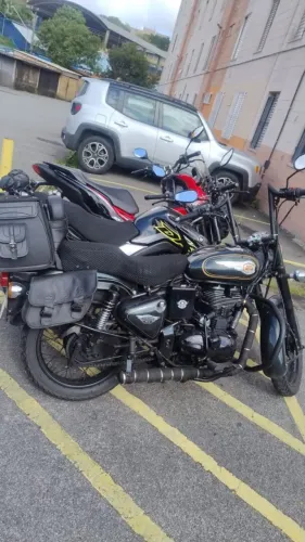 Royal Enfield Bullet 500 - Estilo Clássico, Muito Bem Equipada