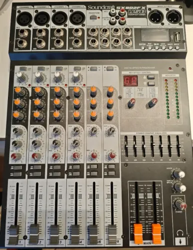 Mesa de Som Soundcraft SX802FX ? R$ 1.100,00