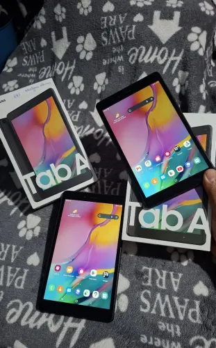 2 Tablet Samsung Tab A 8.0 pega Chip faz ligacao 32Gbs na Caixa 500 cada