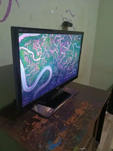 Vendo tv/monitor ou troco por alguma coisa do meu interesse!?