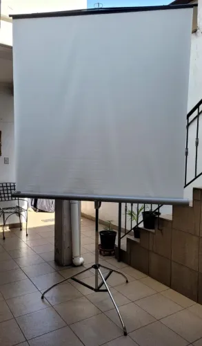 Tela de projeção com tripé 1,60 mts