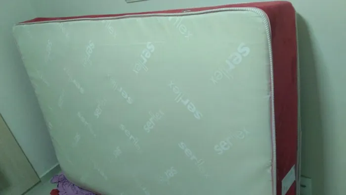 Colchão Casal Serflex - Molas Ensacadas - Ótimo Estado
