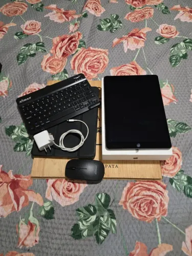 Ipad 9° Geração 64GB + Acessórios