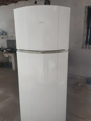 Geladeira Consul Biplex.