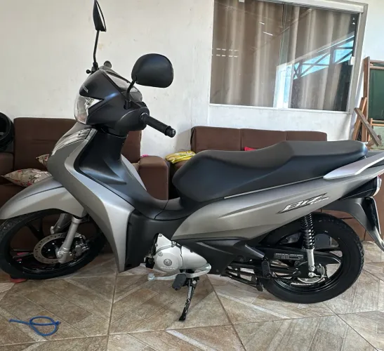 ?PROMOÇÃO Abaixo da Fipe Honda Biz ano 2024 Flex com 6200 km rodados *