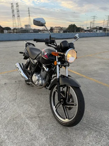 Suzuki GSR 150i ano 2013