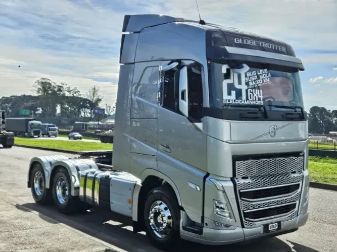 Volvo FH 540 6x4 Bug Leve Mola Ano 24 Mídia Grande Geladeira Baixo km Pronta Entrega