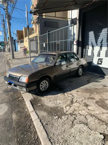 Chevrolet Monza Classic SE 2.0 /mpfi E EFI 2P E 4P 1990
