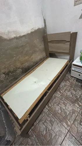 Cama de solteiro + colchão de mola tudo ótimo