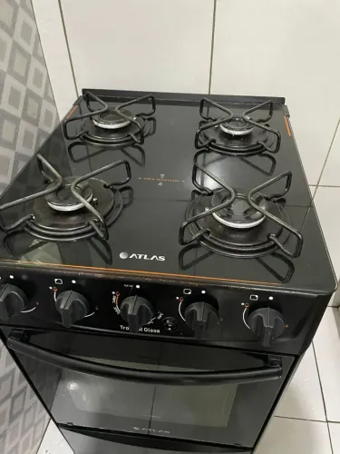 Fogão 4 Bocas Mesa de Vidro Preto - Ótimo Estado - R$ 400