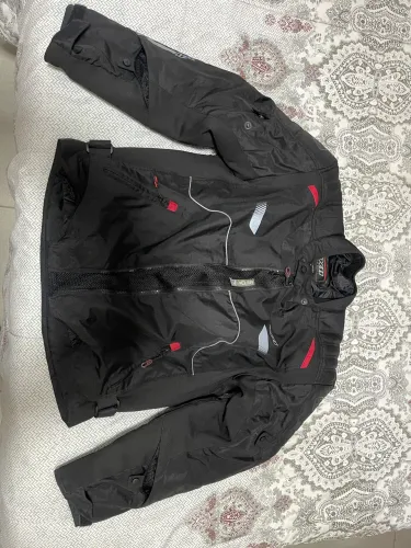 Jaqueta X11 Veler c/ capa de chuva + Capacete Norisk Tam 56