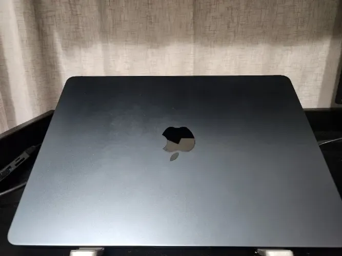 MacBook Air M2 13" Midnight - 8GB/ 256GB SSD