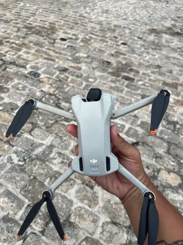 Drone DJI MINI 3 com controle com tela 